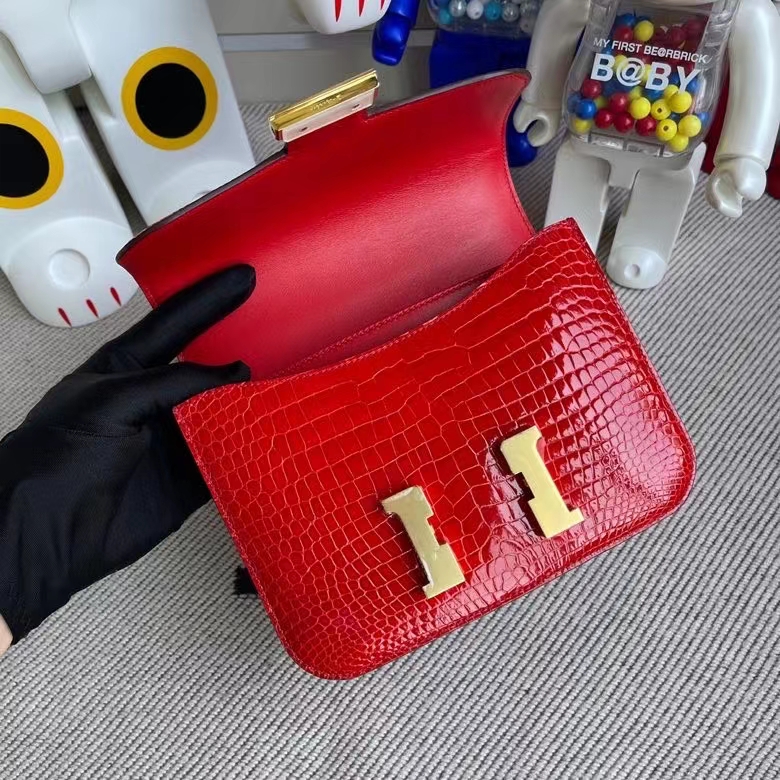 Hermès（爱马仕）Constance 空姐包 Porosus shiny 亮面鳄鱼 ck95 法拉利红 金扣 18cm 顶级手缝