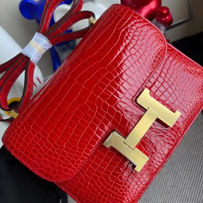 Hermès（爱马仕）Constance 空姐包 Porosus shiny 亮面鳄鱼 ck95 法拉利红 金扣 18cm 顶级手缝