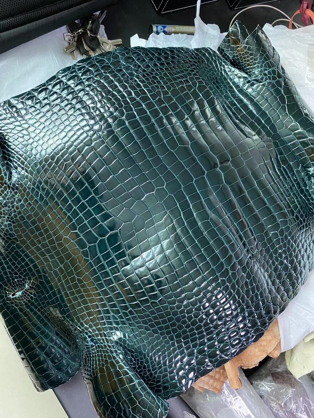 Hermès（爱马仕）新到皮 雾面倒v澳洲湾鳄 p1鸭子蓝 matte porosus crocodile