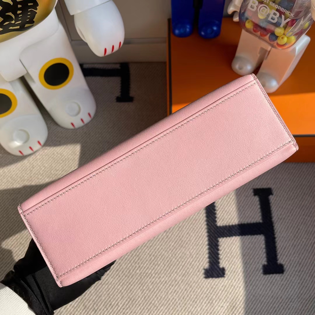 Hermès（爱马仕）MiniKelly Pochette Swift 进口平纹皮 3Q 水粉色 金扣 22cm