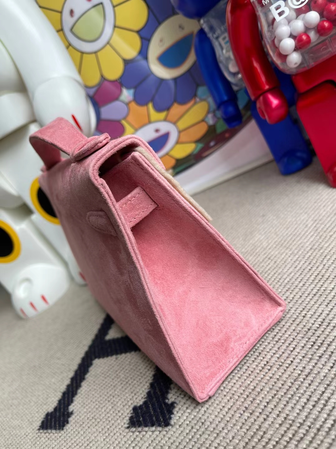 Hermès（爱马仕）MiniKelly Pochette 麂皮 1Q 奶昔粉 银扣 22cm