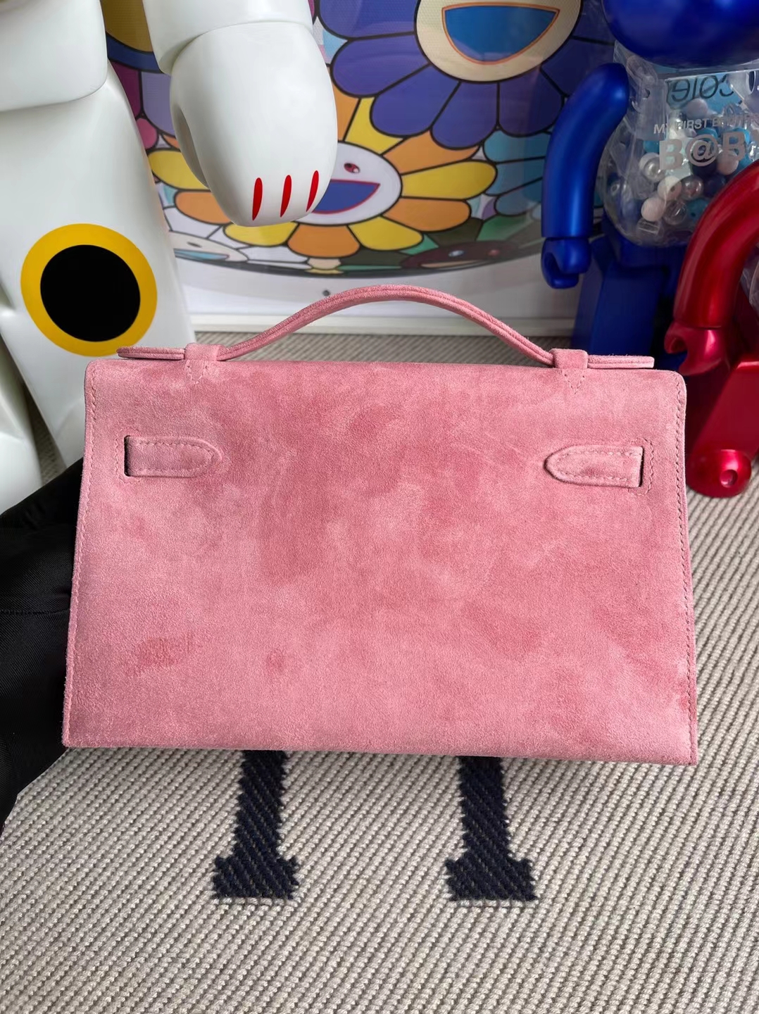 Hermès（爱马仕）MiniKelly Pochette 麂皮 1Q 奶昔粉 银扣 22cm