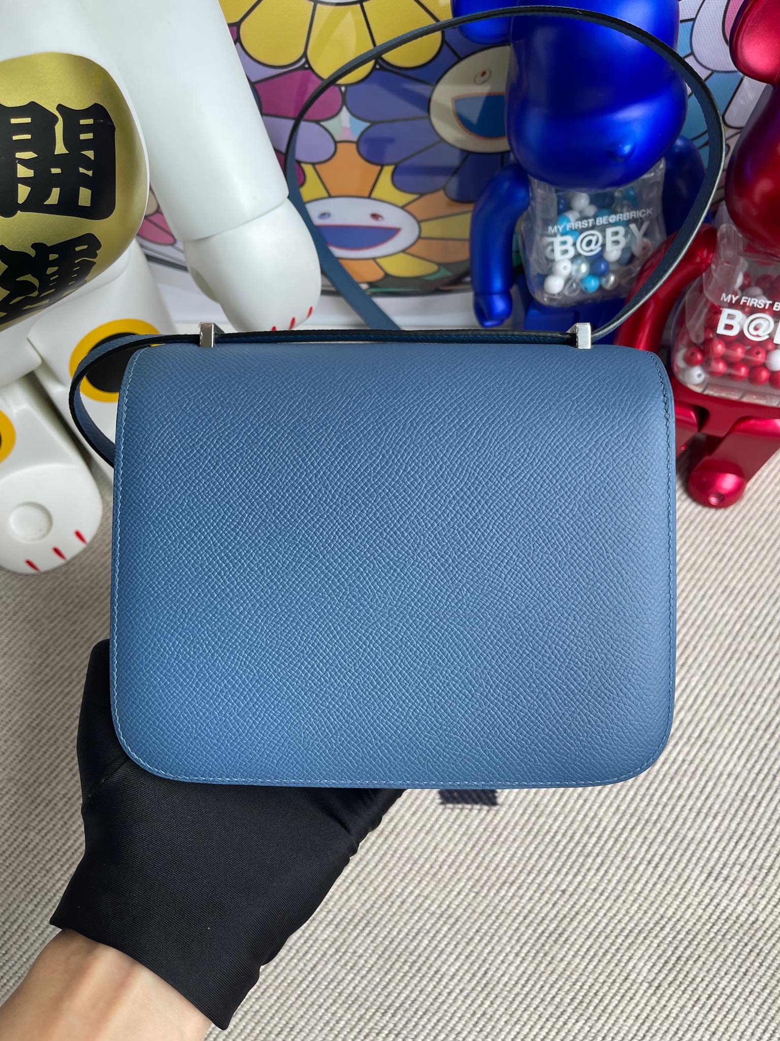 Hermès（爱马仕）Constance 空姐包 Epsom 原厂掌纹皮 雾霾蓝 银扣 18cm 顶级手缝 现货
