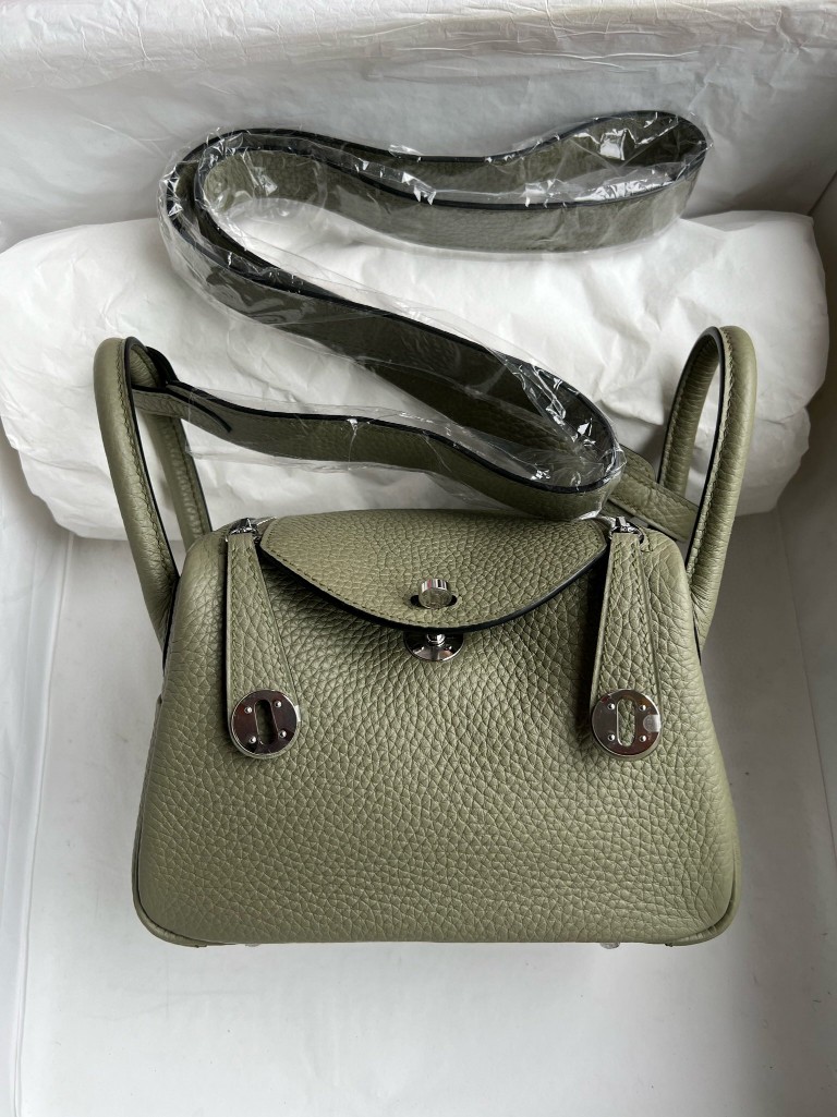 Hermès（爱马仕）Mini lindy 迷你琳迪包 Taurillon Clemence Q1 鼠尾绿 Sauge 银扣 顶级手缝