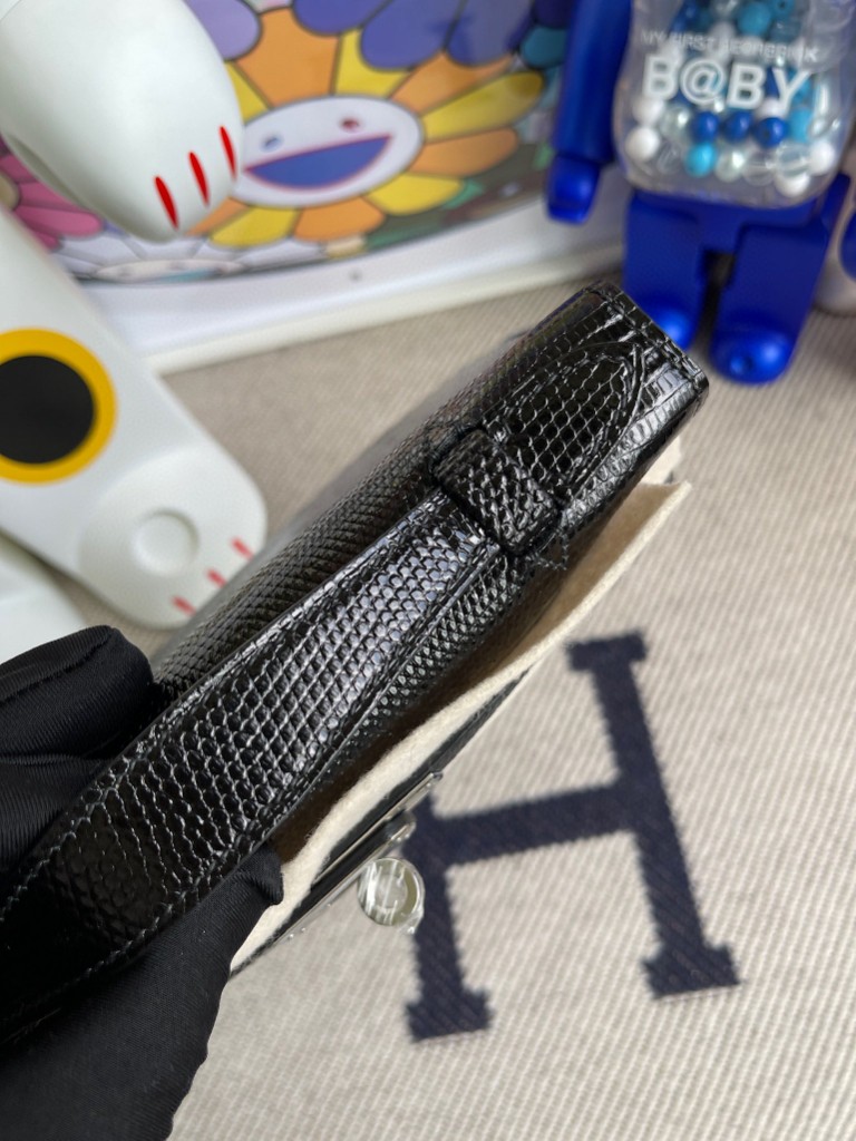 Hermès（爱马仕）Mini pochette Lizard 进口亮面蜥蜴 ck89 黑色 Noir 银扣 22cm 顶级手缝
