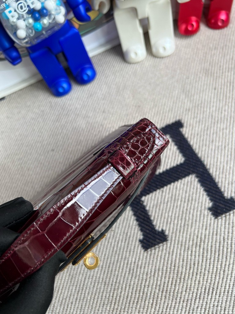 Hermès（爱马仕）Mini pochette Alligator shiny 亮面鳄鱼 波尔多酒红 Bordeaux 金扣 22cm
