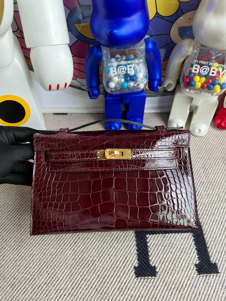 Hermès（爱马仕）Mini pochette Alligator shiny 亮面鳄鱼 波尔多酒红 Bordeaux 金扣 22cm