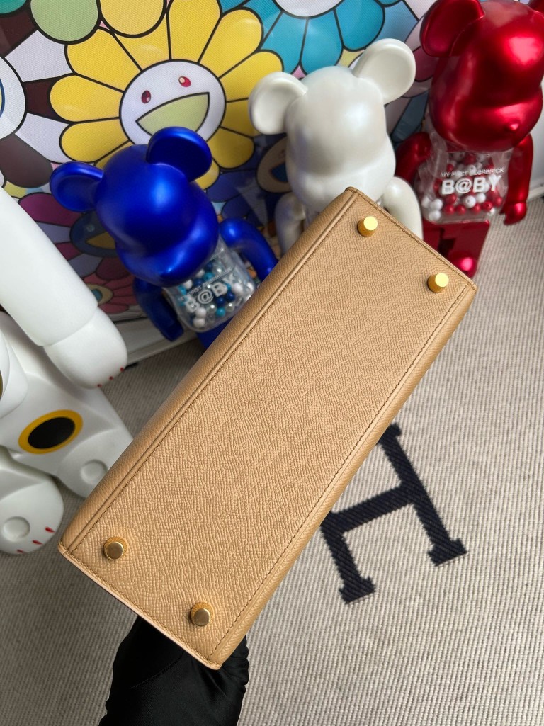 Hermès（爱马仕）kelly 凯莉包 原厂掌纹皮 Epsom 饼干色 Biscuit 金扣 25cm 顶级手缝