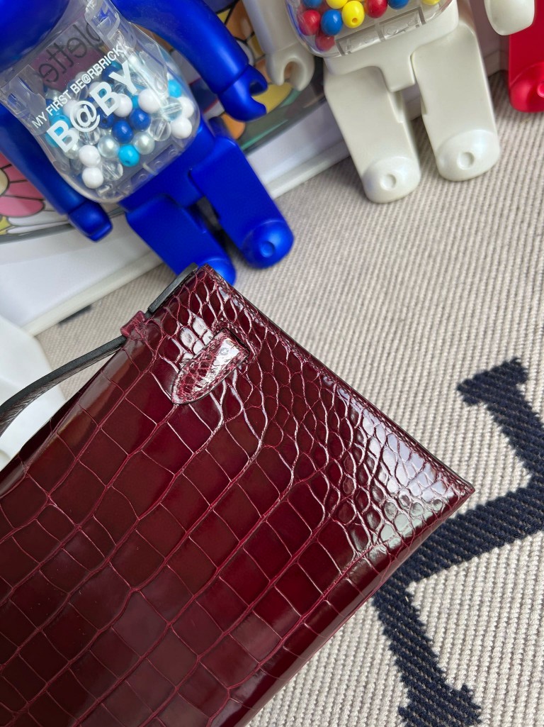Hermès（爱马仕）Mini pochette Alligator shiny 亮面鳄鱼 波尔多酒红 Bordeaux 金扣 22cm