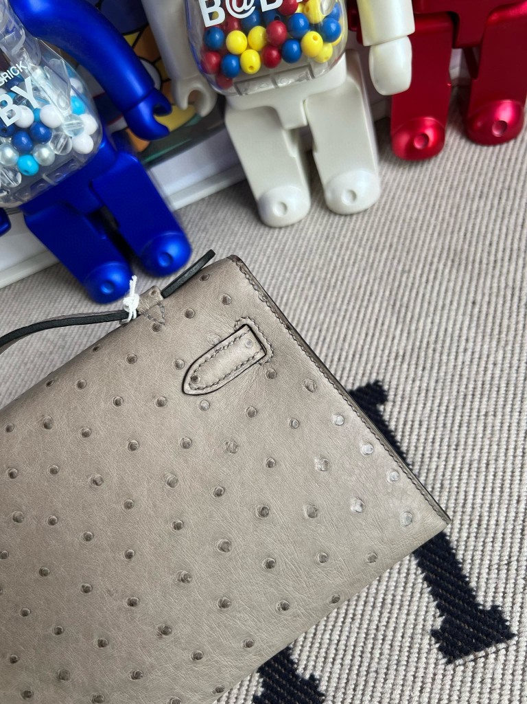 Hermès（爱马仕）Mini pochette Ostrich kk 鸵鸟 M8 沥青灰 gris ashpite 银扣 22cm