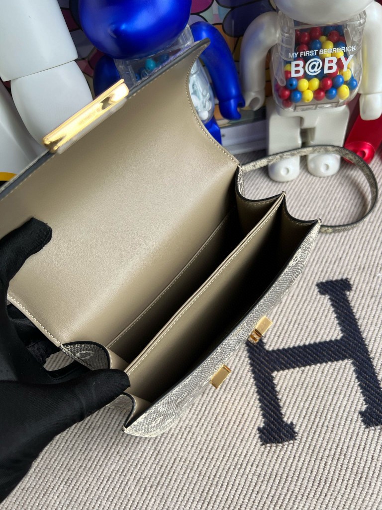 Hermès（爱马仕）Constance 康斯坦斯 Lizard 进口亮面蜥蜴 01原色 小喜马拉雅色 金扣 18cm 顶级手缝