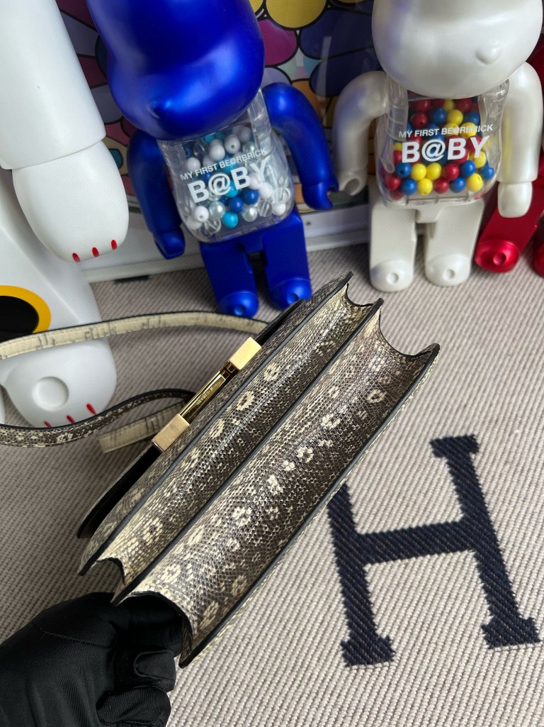 Hermès（爱马仕）Constance 康斯坦斯 Lizard 进口亮面蜥蜴 01原色 小喜马拉雅色2 金扣 18cm 顶级手缝