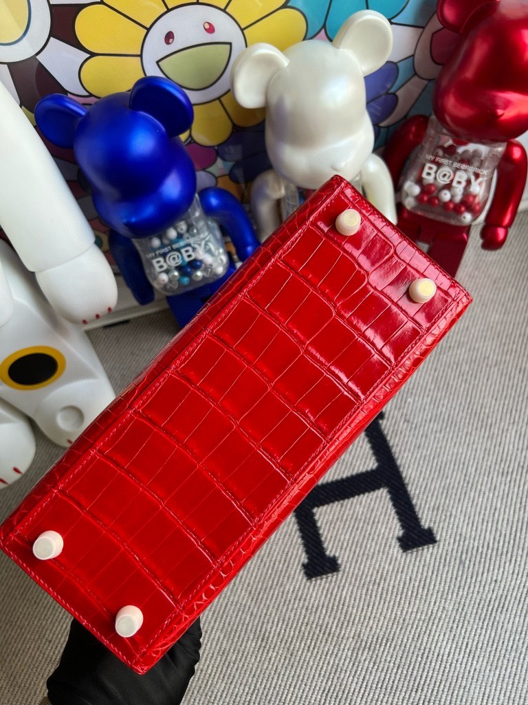 Hermès（爱马仕）Kelly 凯莉包 Crocodile shiny 亮面鳄鱼 ck95 法拉利红 Braise 金扣 25cm 顶级手缝