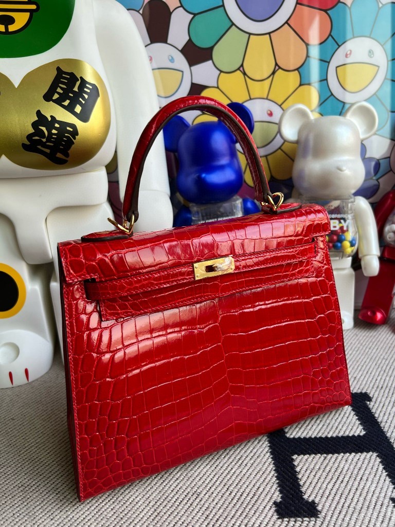 Hermès（爱马仕）Kelly 凯莉包 Crocodile shiny 亮面鳄鱼 ck95 法拉利红 Braise 金扣 25cm 顶级手缝