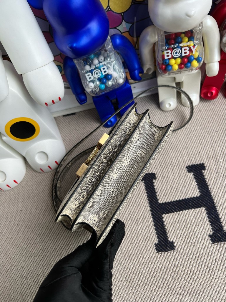 Hermès（爱马仕）Constance 康斯坦斯 Lizard 进口亮面蜥蜴 01原色 小喜马拉雅色 金扣 18cm 顶级手缝