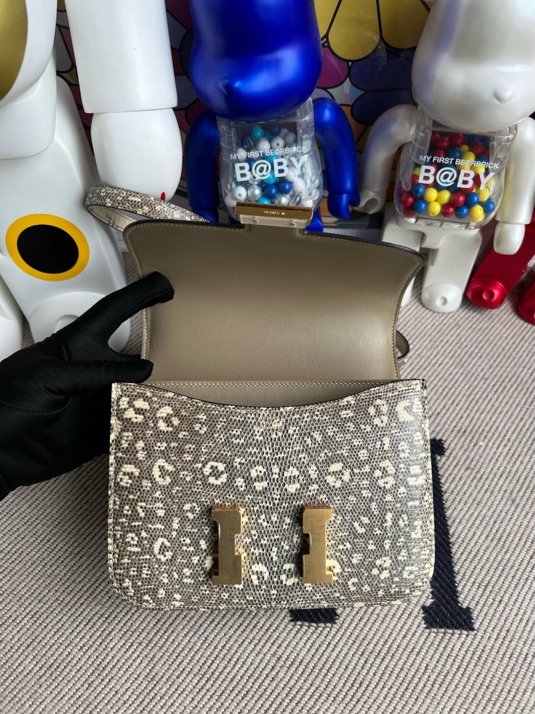 Hermès（爱马仕）Constance 康斯坦斯 Lizard 进口亮面蜥蜴 01原色 小喜马拉雅色2 金扣 18cm 顶级手缝