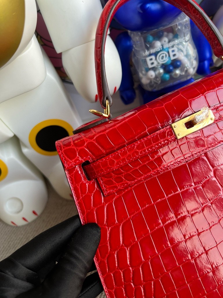 Hermès（爱马仕）Kelly 凯莉包 Crocodile shiny 亮面鳄鱼 ck95 法拉利红 Braise 金扣 25cm 顶级手缝