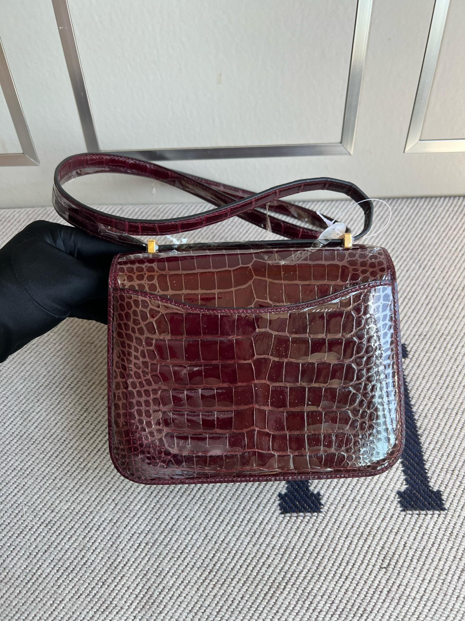 Hermès（爱马仕）Constance 康康 Alligator shiny 亮面鳄鱼 ck57 波尔多酒红 金扣 GHW 18cm 顶级手缝