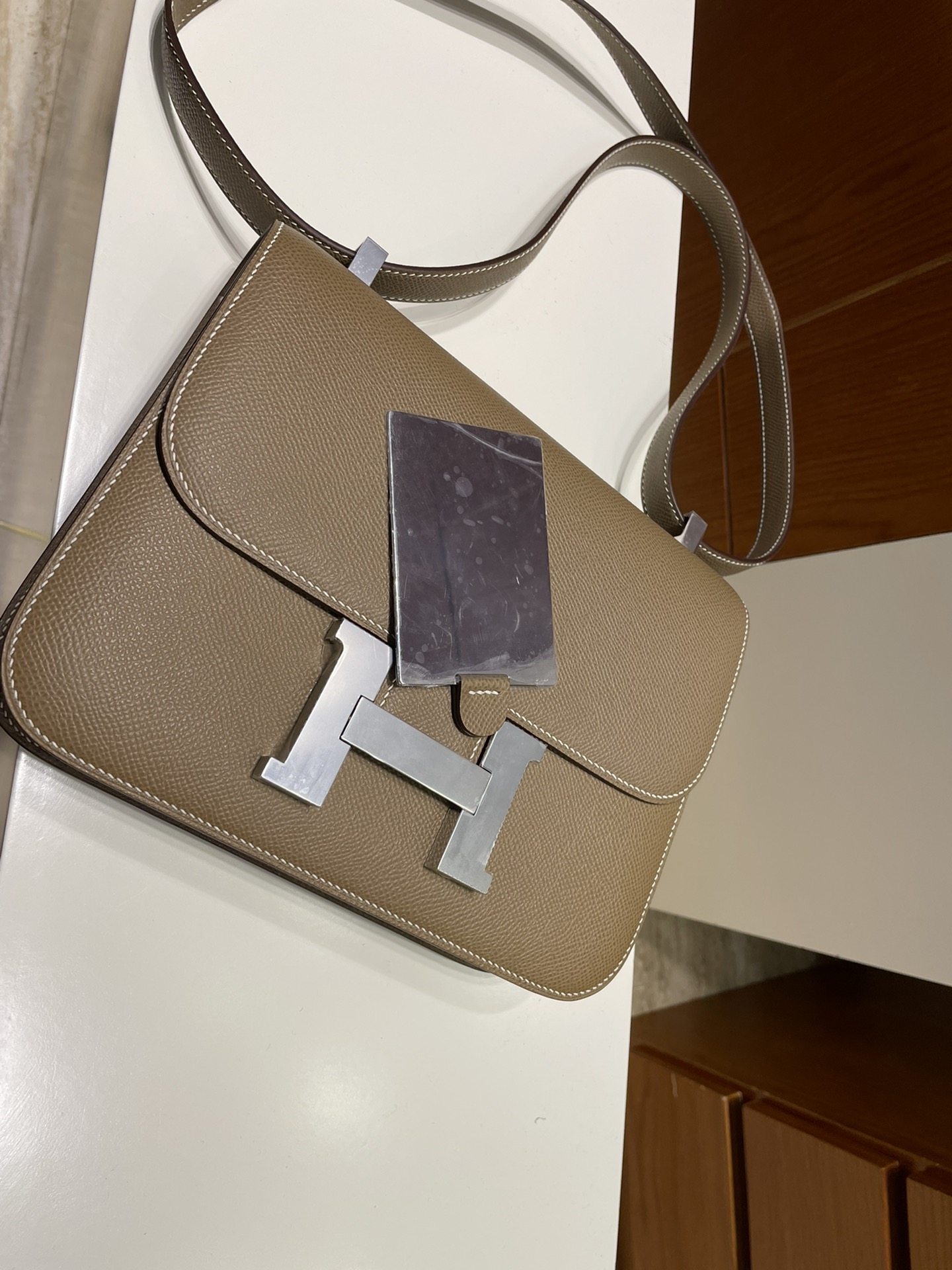Hermès（爱马仕）Constance 康康 Epsom 新款单层 ck18 大象灰 Etoupe 银扣 PHW 24cm
