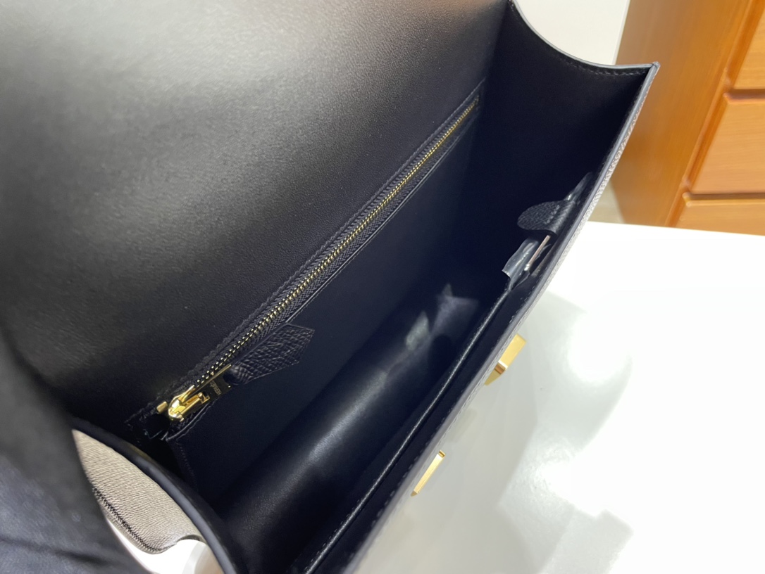 Hermès（爱马仕）Constance 康康 Epsom 新款单层 ck89 黑色 Noir 金扣 GHW 24cm
