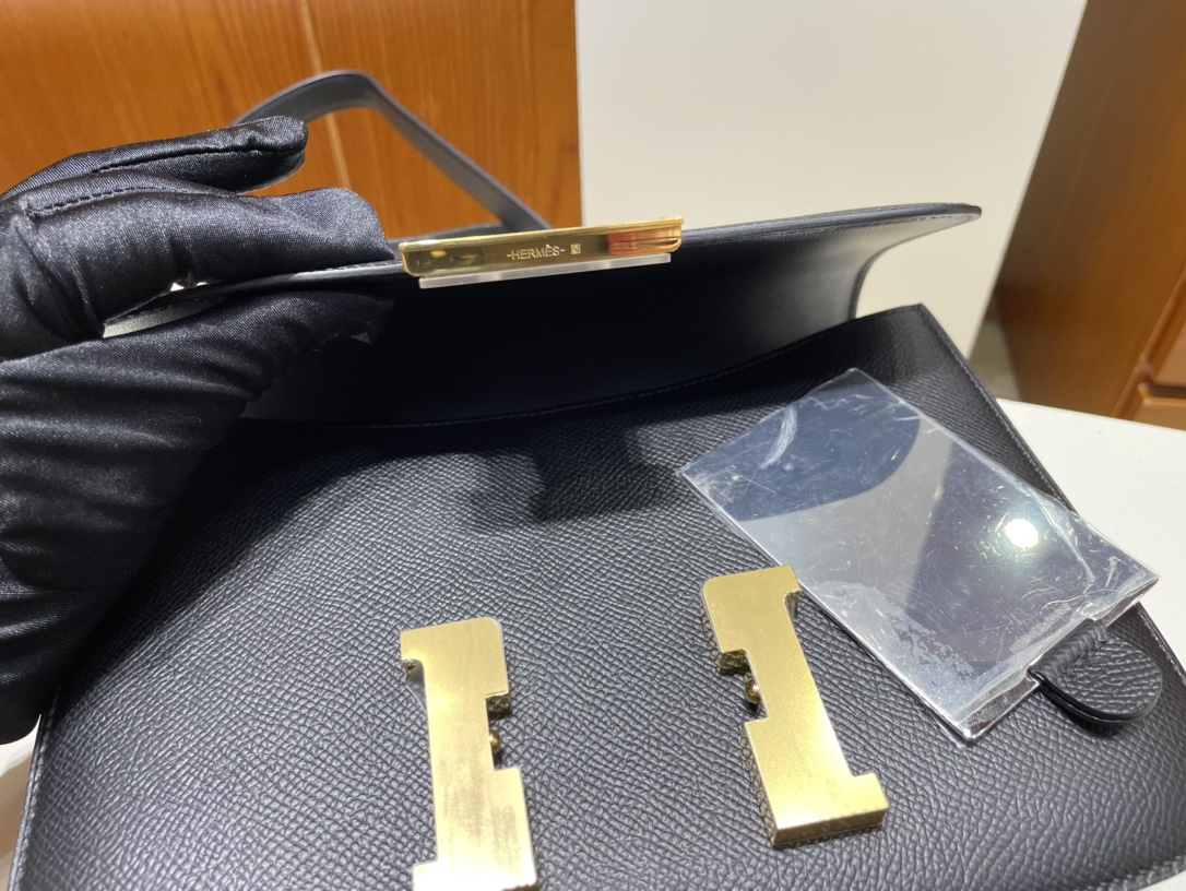 Hermès（爱马仕）Constance 康康 Epsom 新款单层 ck89 黑色 Noir 金扣 GHW 24cm