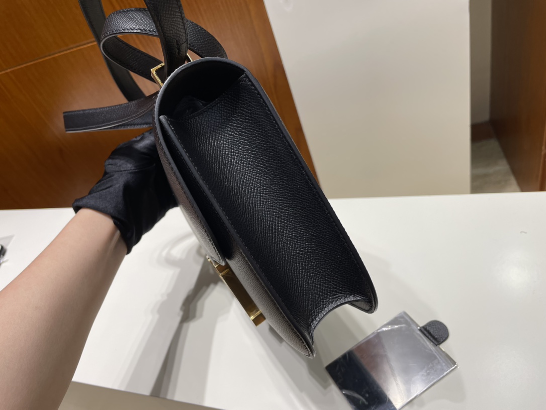 Hermès（爱马仕）Constance 康康 Epsom 新款单层 ck89 黑色 Noir 金扣 GHW 24cm