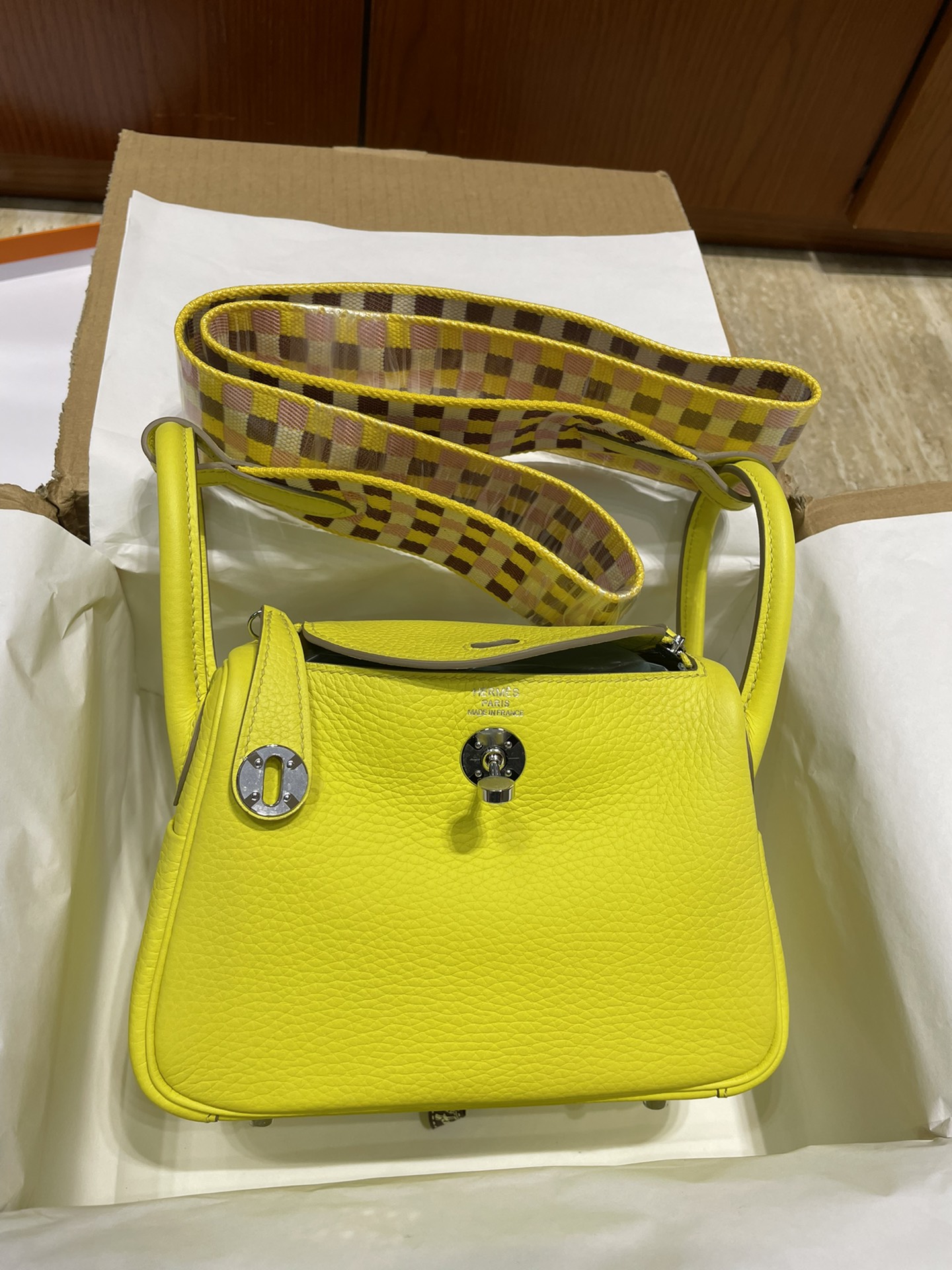 Hermès（爱马仕）Mini lindy Clemence 新款 柠檬黄 宽编织肩带 银扣 PHW 顶级手缝