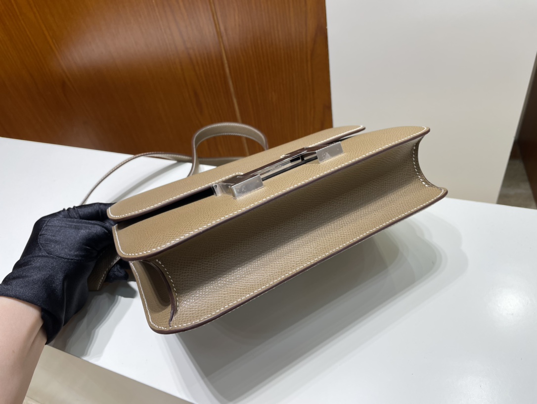 Hermès（爱马仕）Constance 康康 Epsom 新款单层 ck18 大象灰 Etoupe 银扣 PHW 24cm