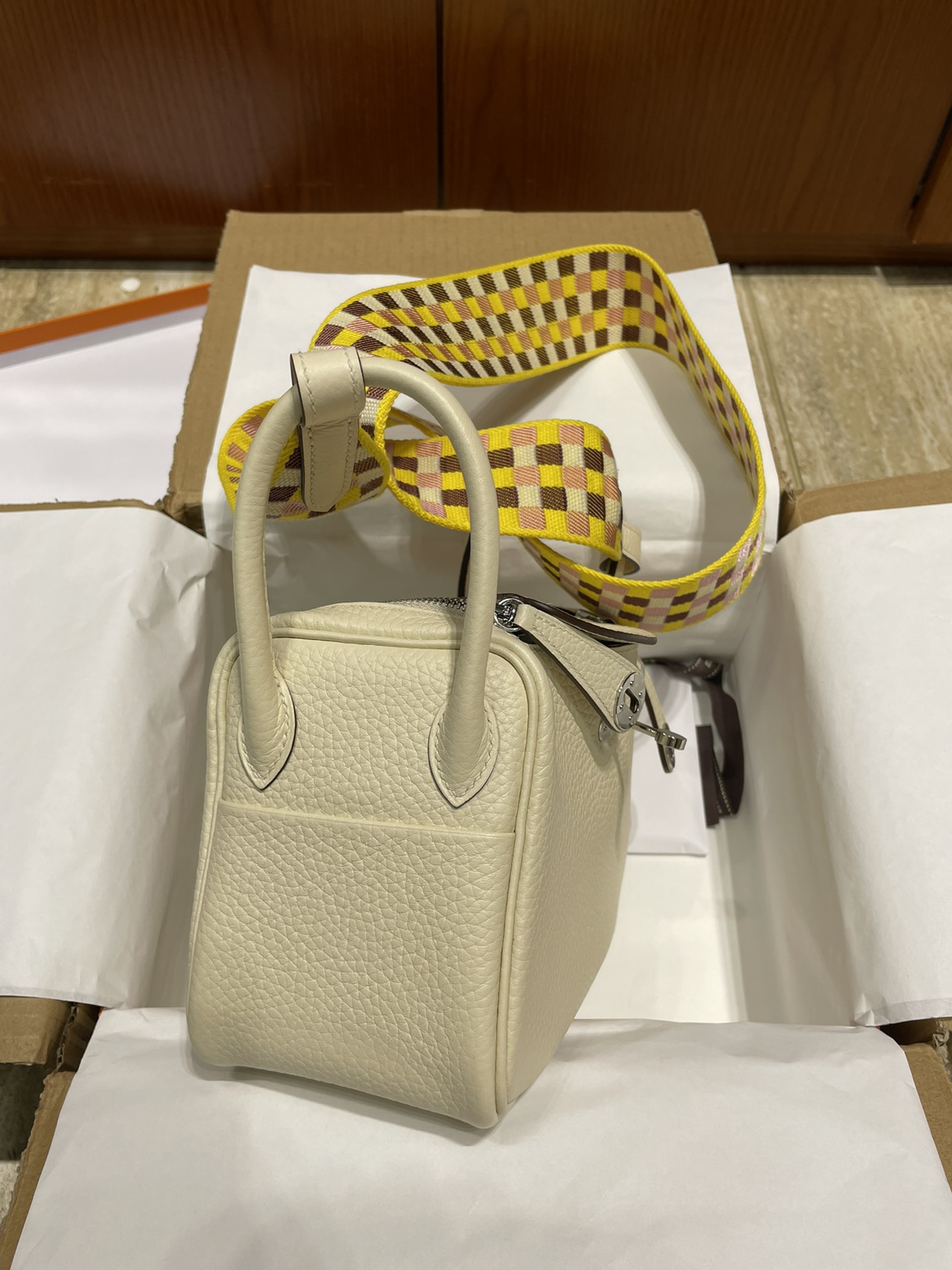 Hermès（爱马仕）Mini lindy Clemence 新款 奶昔白 Craie 宽编织肩带 银扣 PHW 顶级手缝
