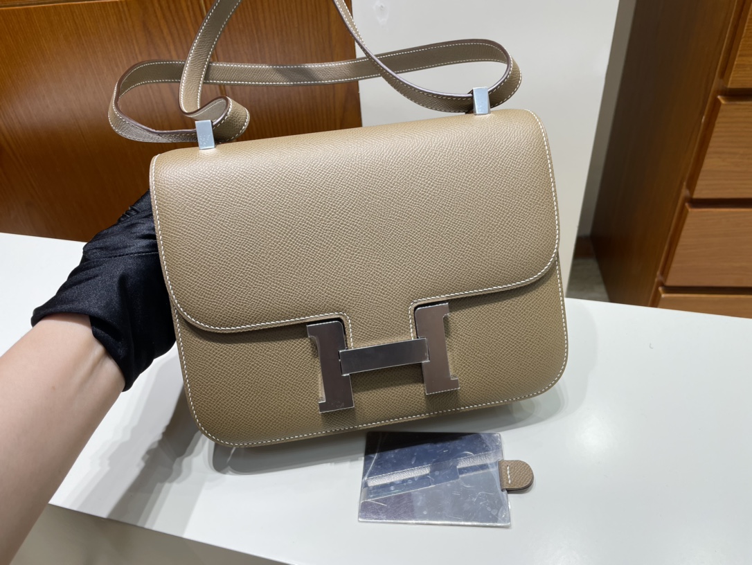 Hermès（爱马仕）Constance 康康 Epsom 新款单层 ck18 大象灰 Etoupe 银扣 PHW 24cm