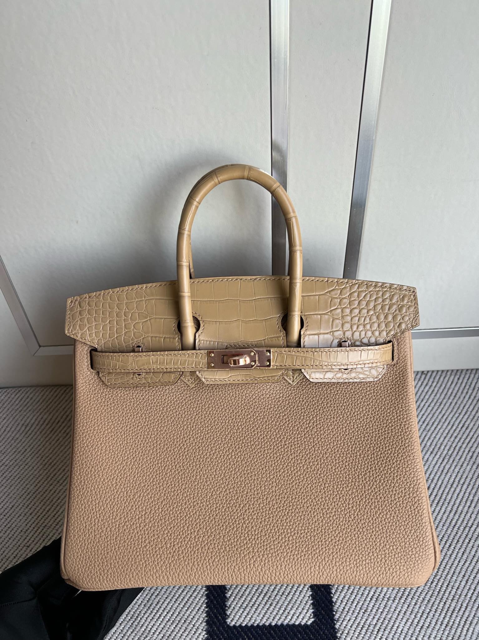 Hermès（爱马仕）Birkin Touch 系列 奶茶色 Chai 雾面方块 金扣 GHW 25cm 顶级手缝