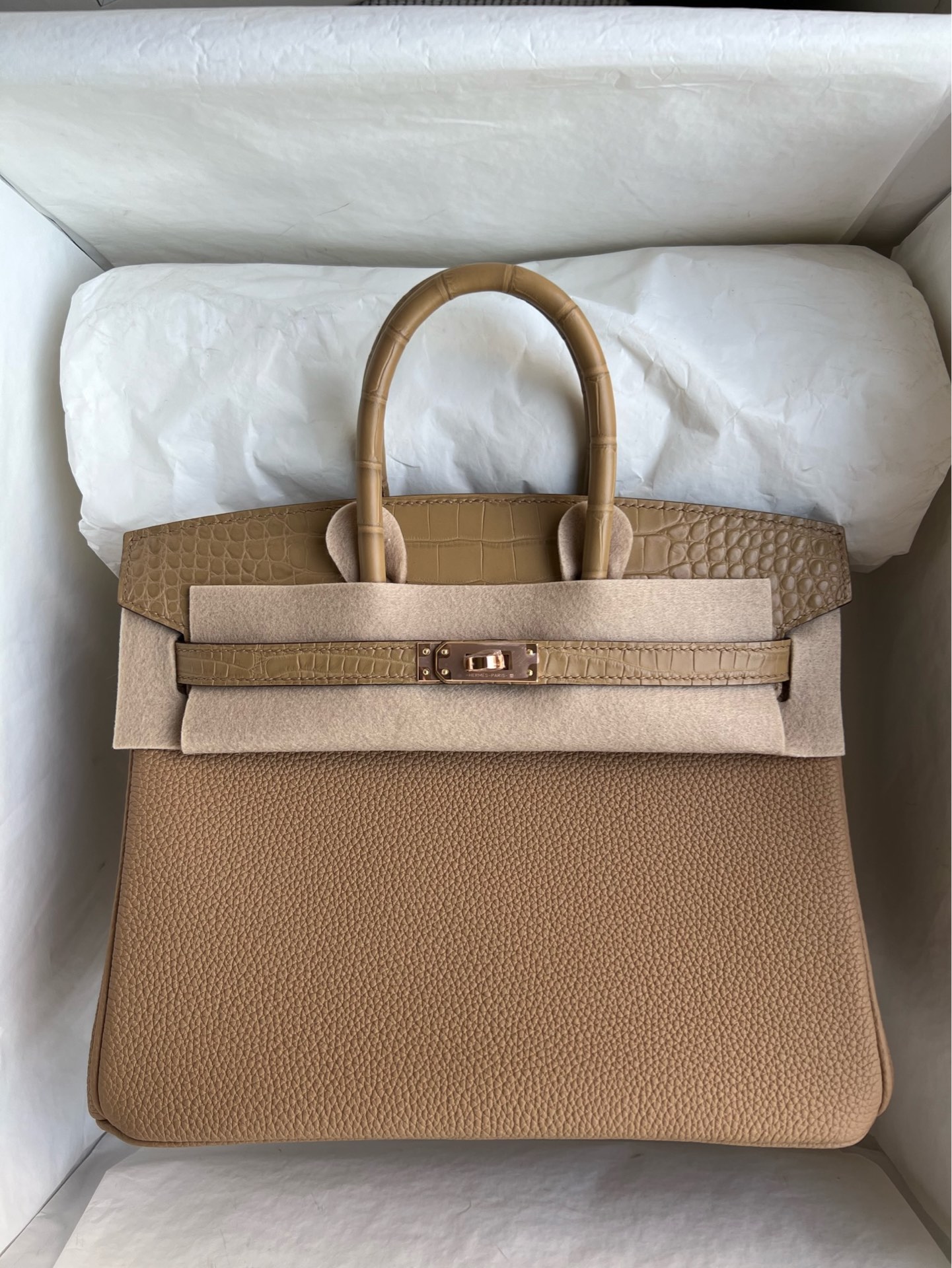Hermès（爱马仕）Birkin Touch 系列 奶茶色 Chai 雾面方块 金扣 GHW 25cm 顶级手缝