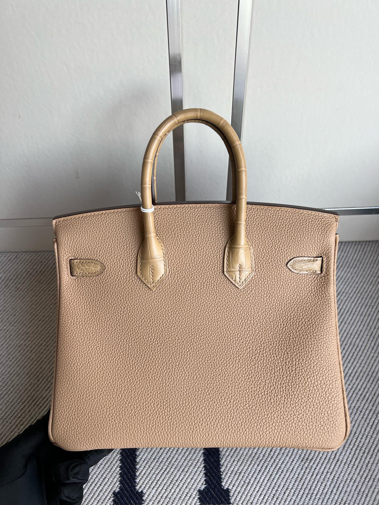 Hermès（爱马仕）Birkin Touch 系列 奶茶色 Chai 雾面方块 金扣 GHW 25cm 顶级手缝