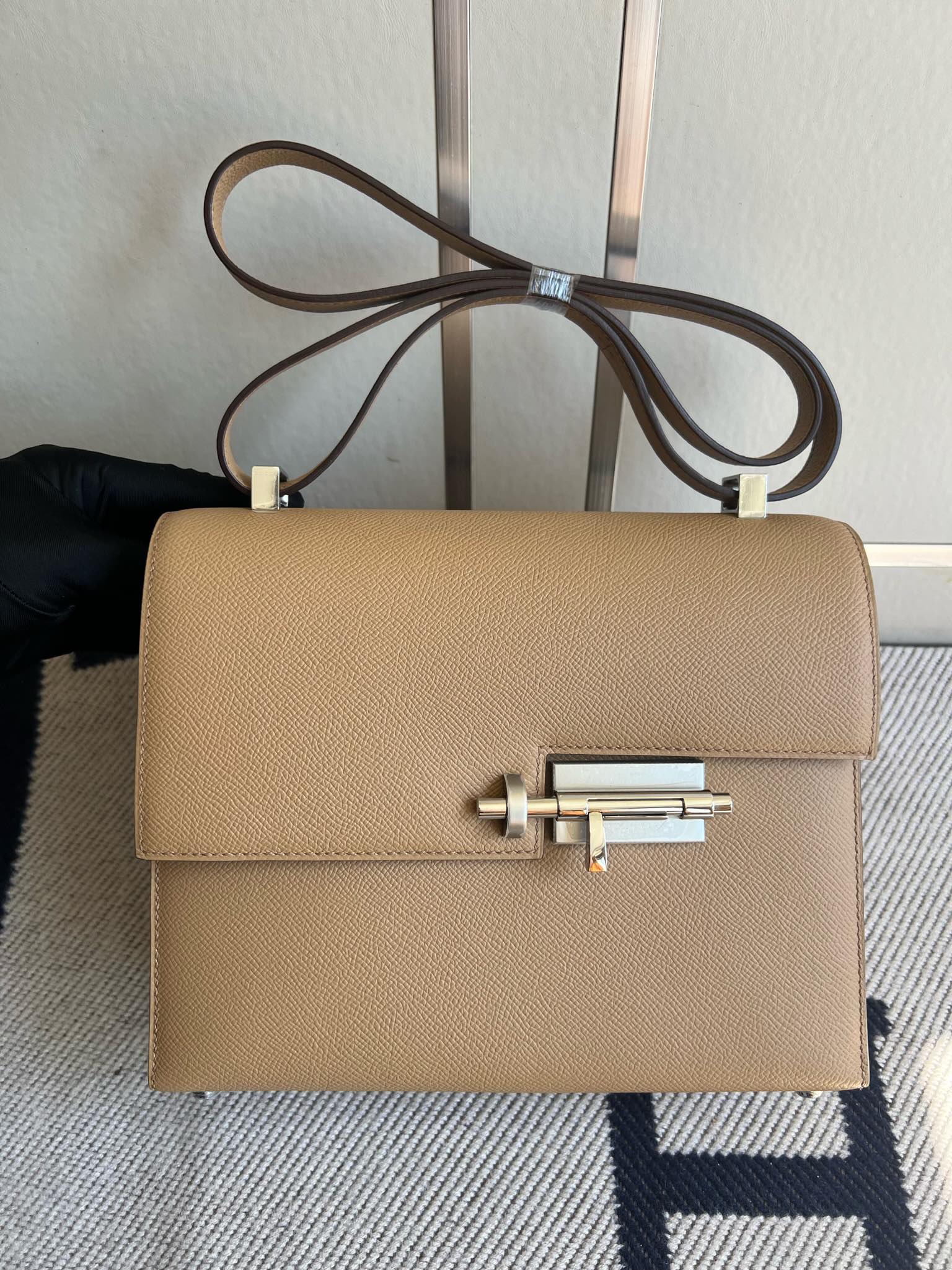 Hermès（爱马仕）Verrou 机枪包 Epsom Chai 拉茶色 银扣 PHW 21cm 顶级手缝