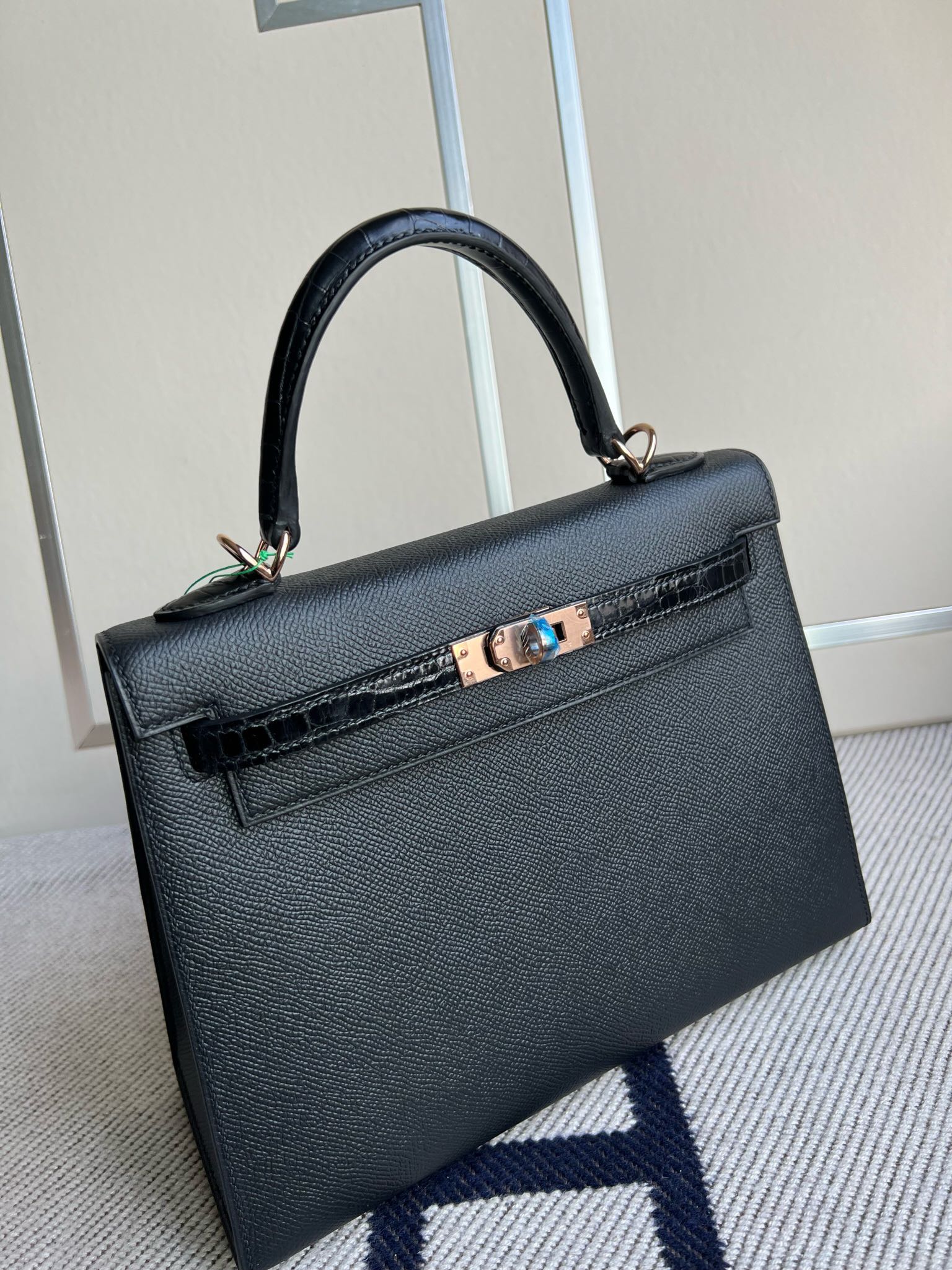 Hermès（爱马仕）Kelly 凯莉包 Touch 系列 Epsom 原厂掌纹皮 拼 亮面鳄鱼 ck89 黑色 Noir 玫瑰金扣 25cm 顶级手缝