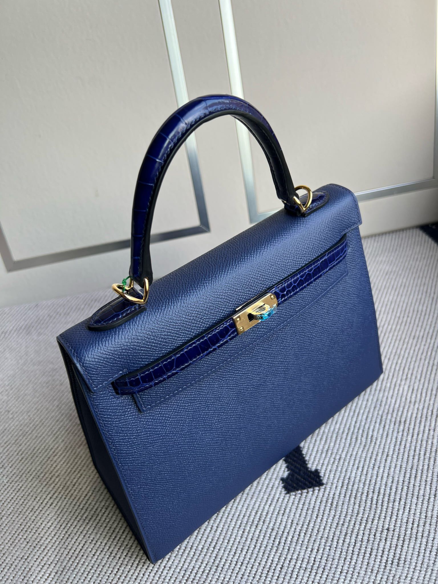 Hermès（爱马仕）Kelly 凯莉包 Touch 系列 Epsom 原厂掌纹皮 拼 亮面鳄鱼 宝石蓝 金扣 25cm 顶级手缝