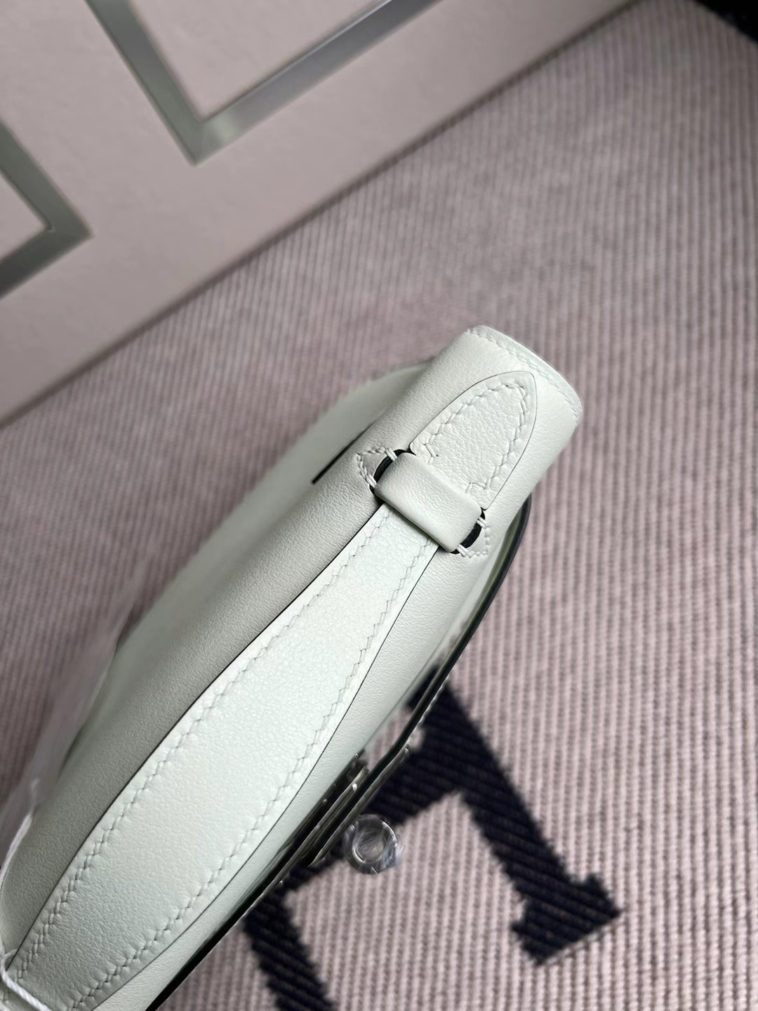 Hermès（爱马仕）Mini Kelly Pochette Swift皮 0S 气泡绿 银扣 22cm 全手工蜡线缝制