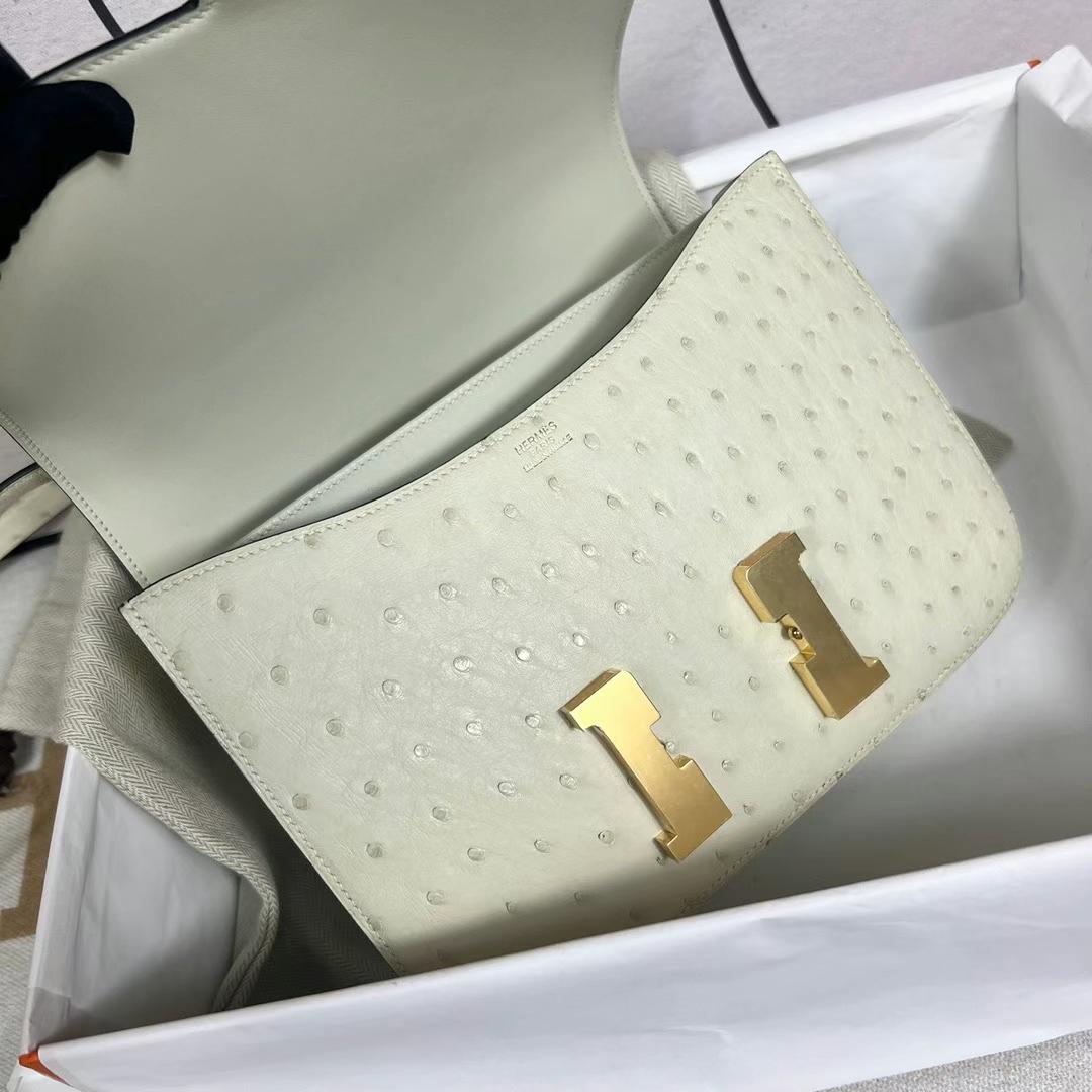 Hermès（爱马仕）Constance 康康 Ostrich 进口鸵鸟皮 3C 羊毛白 金扣 24cm 全手工蜡线缝制 Ghw