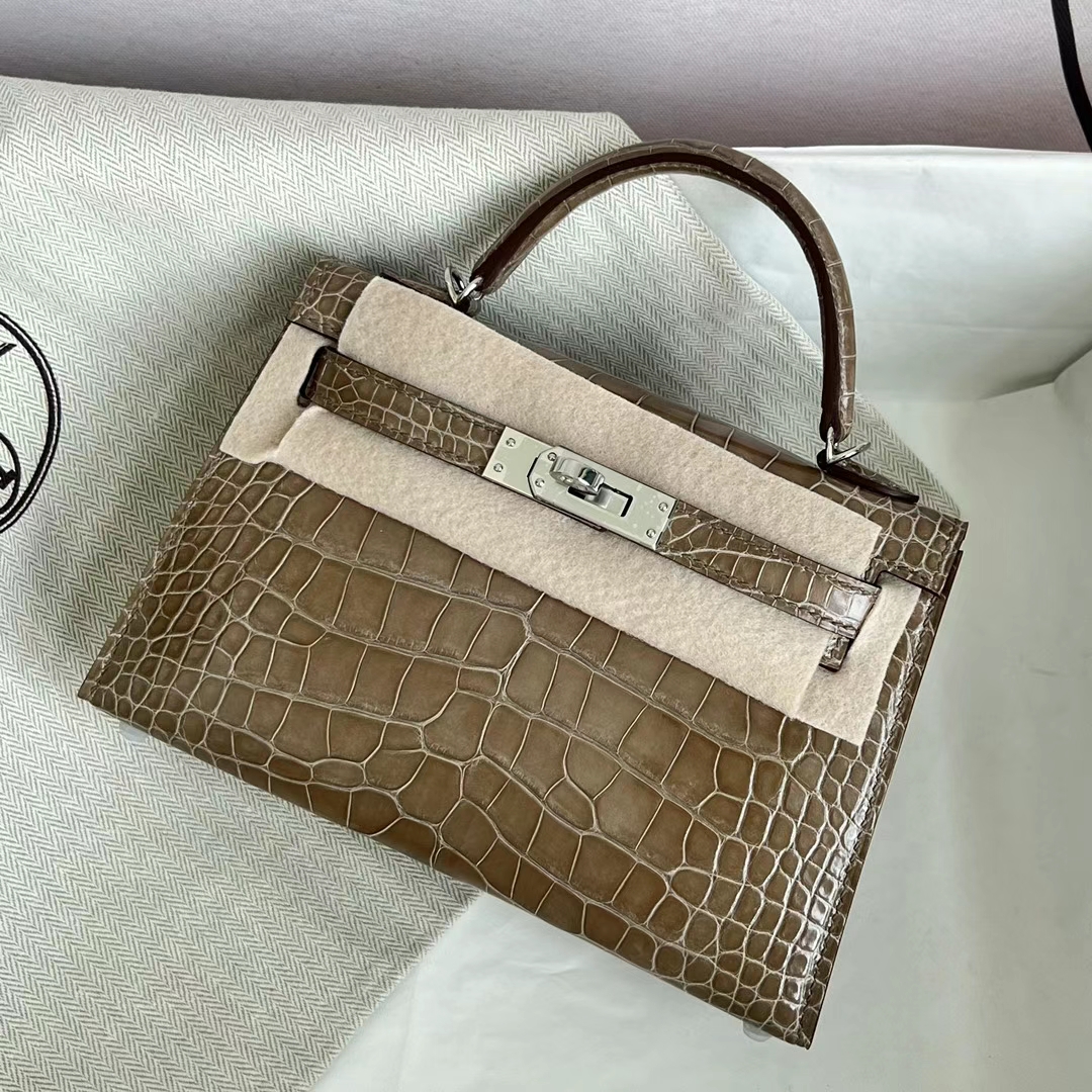 Hermès（爱马仕）Mini Kelly 迷你凯莉 亮面美洲鳄 Shiny Alligator Crocodile Ck18 大象灰 银扣 PHW 19cm