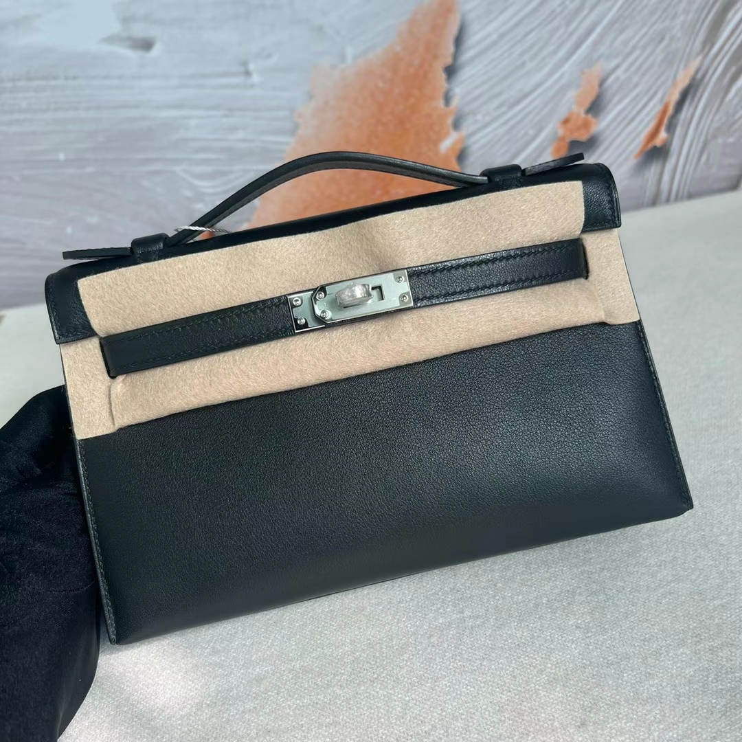 Hermès（爱马仕）Mini Kelly Pochette Swift皮 Ck89 黑色 银扣 22cm 全手工蜡线缝制 Phw