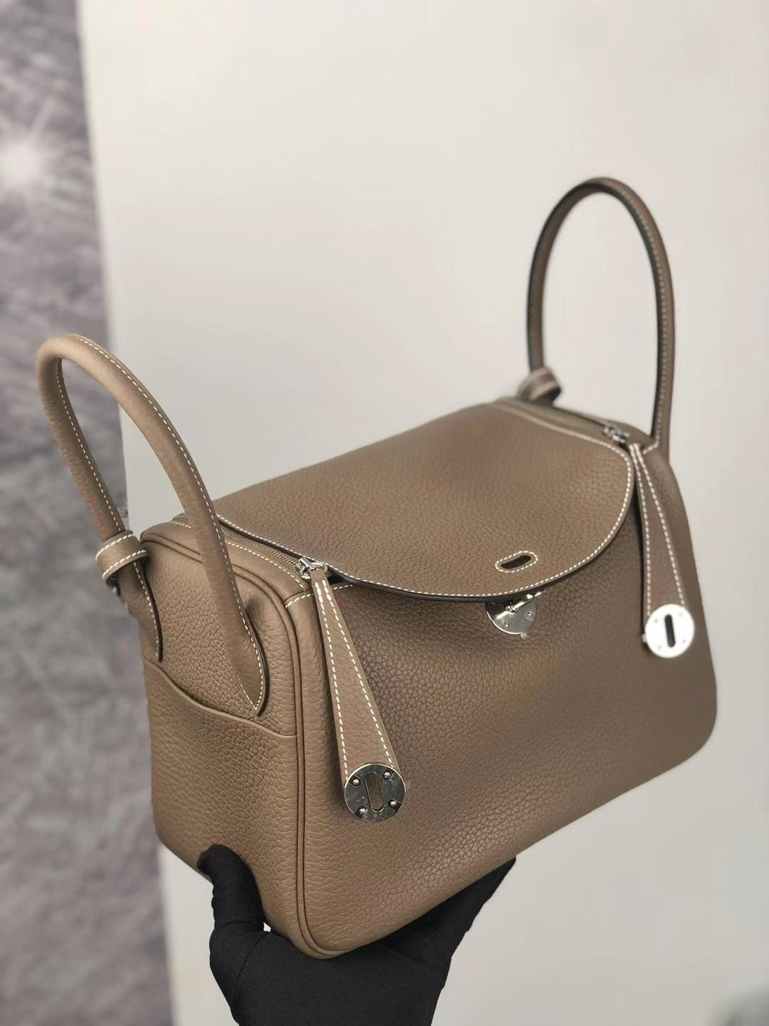 Hermès（爱马仕）Lindy 琳迪包 Clemence（原厂tc皮）Ck18 大象灰 银扣 26cm 全手工蜡线缝制