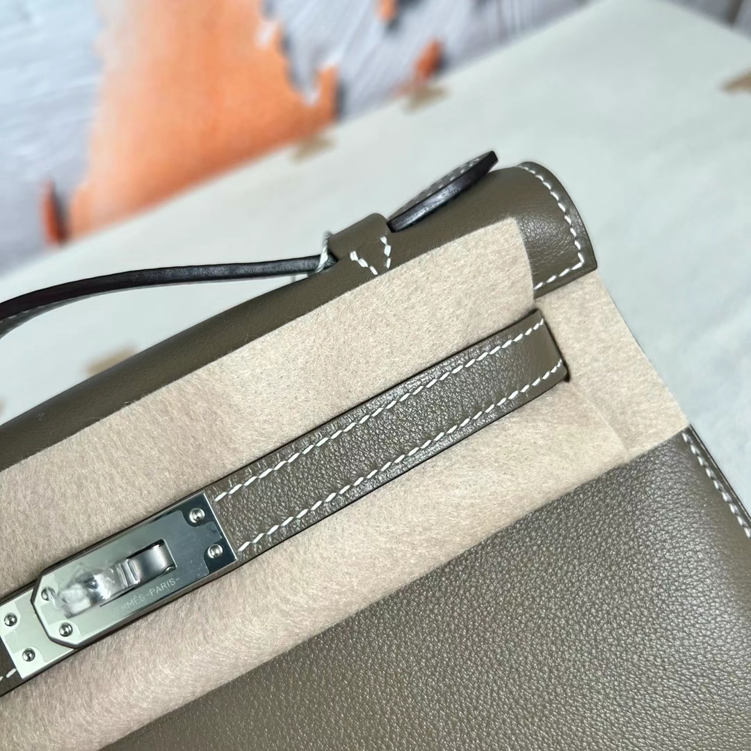 Hermès（爱马仕）Mini Kelly Pochette Swift皮 Ck18 大象灰 银扣 22cm 全手工蜡线缝制 Phw