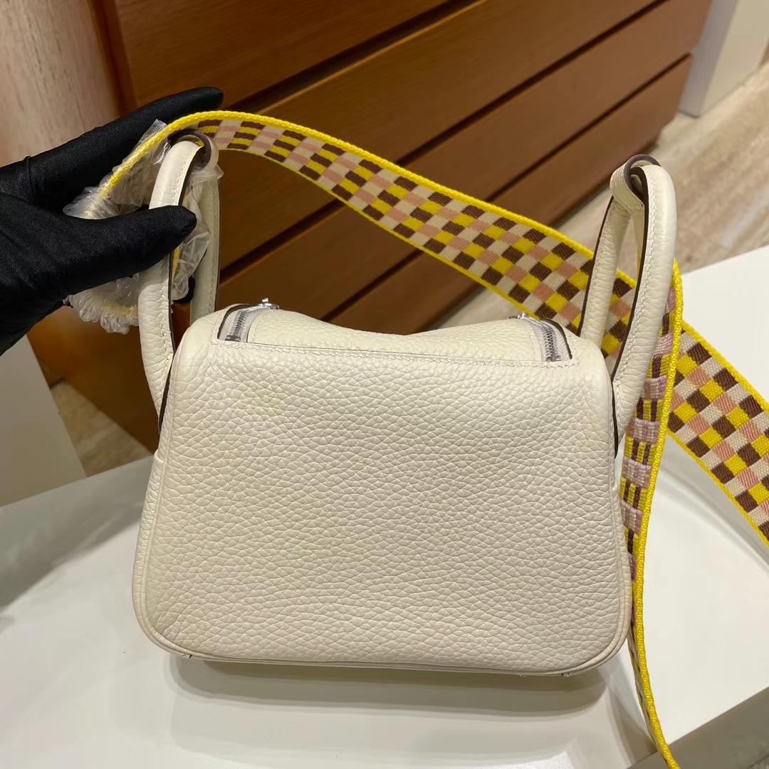 Hermès（爱马仕）mini lindy 迷你琳迪 Clemence 拼 编织布肩带 i2 奶油白 nate 银扣 20cm