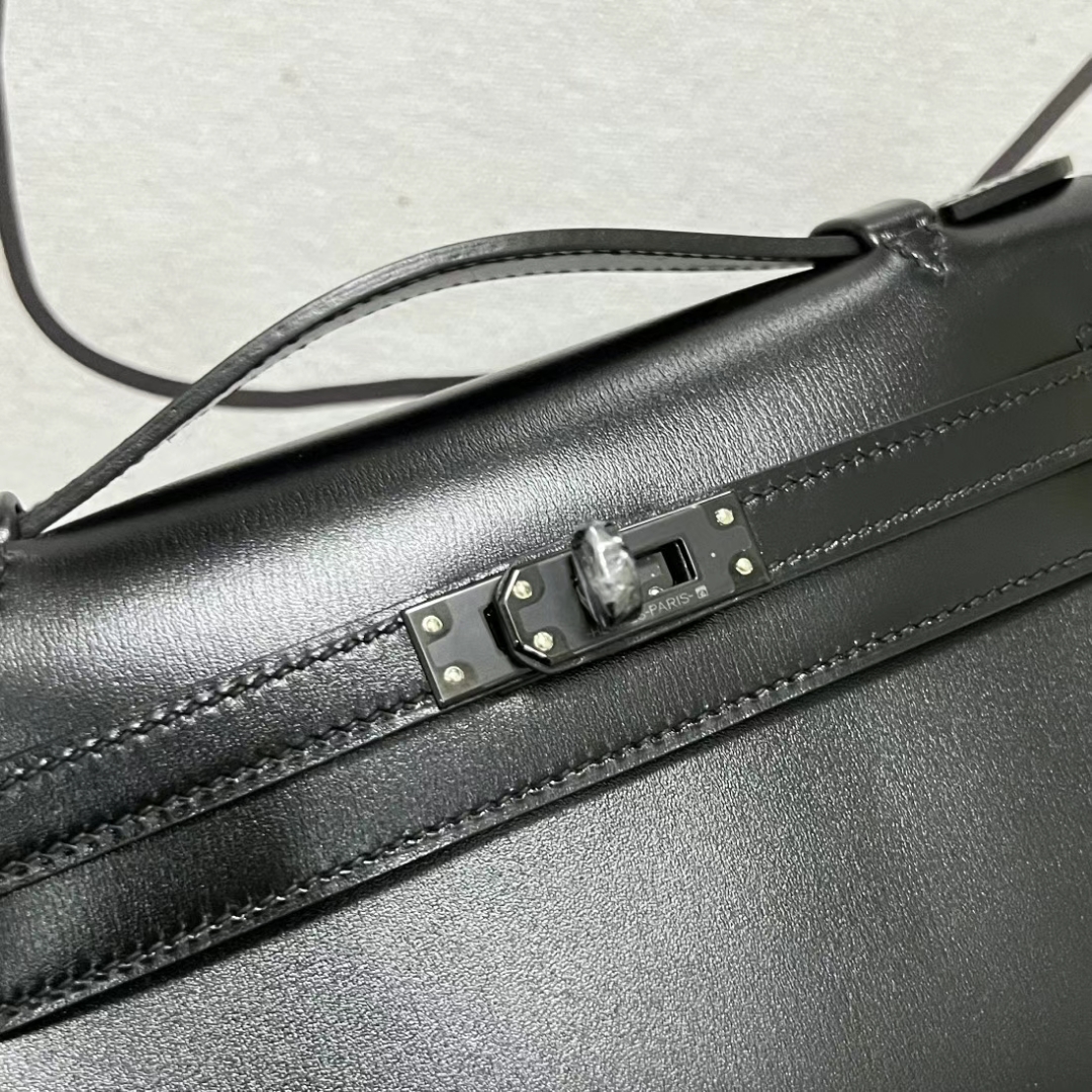 Hermès（爱马仕）Mini Kelly Pochette Box皮 Ck89 黑色 黑扣 22cm 全手工蜡线缝制