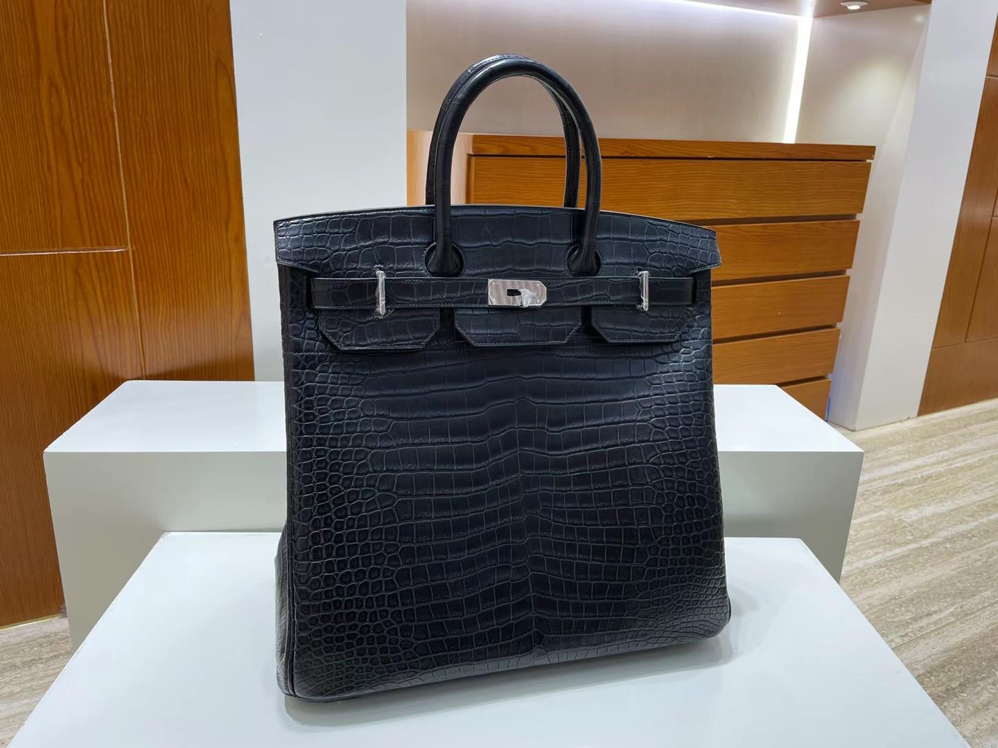 Hermès（爱马仕）Birkin Hac 雾面倒v澳洲湾鳄 Ck89 黑色 银扣 40cm 全手工蜡线缝制 Phw Stock