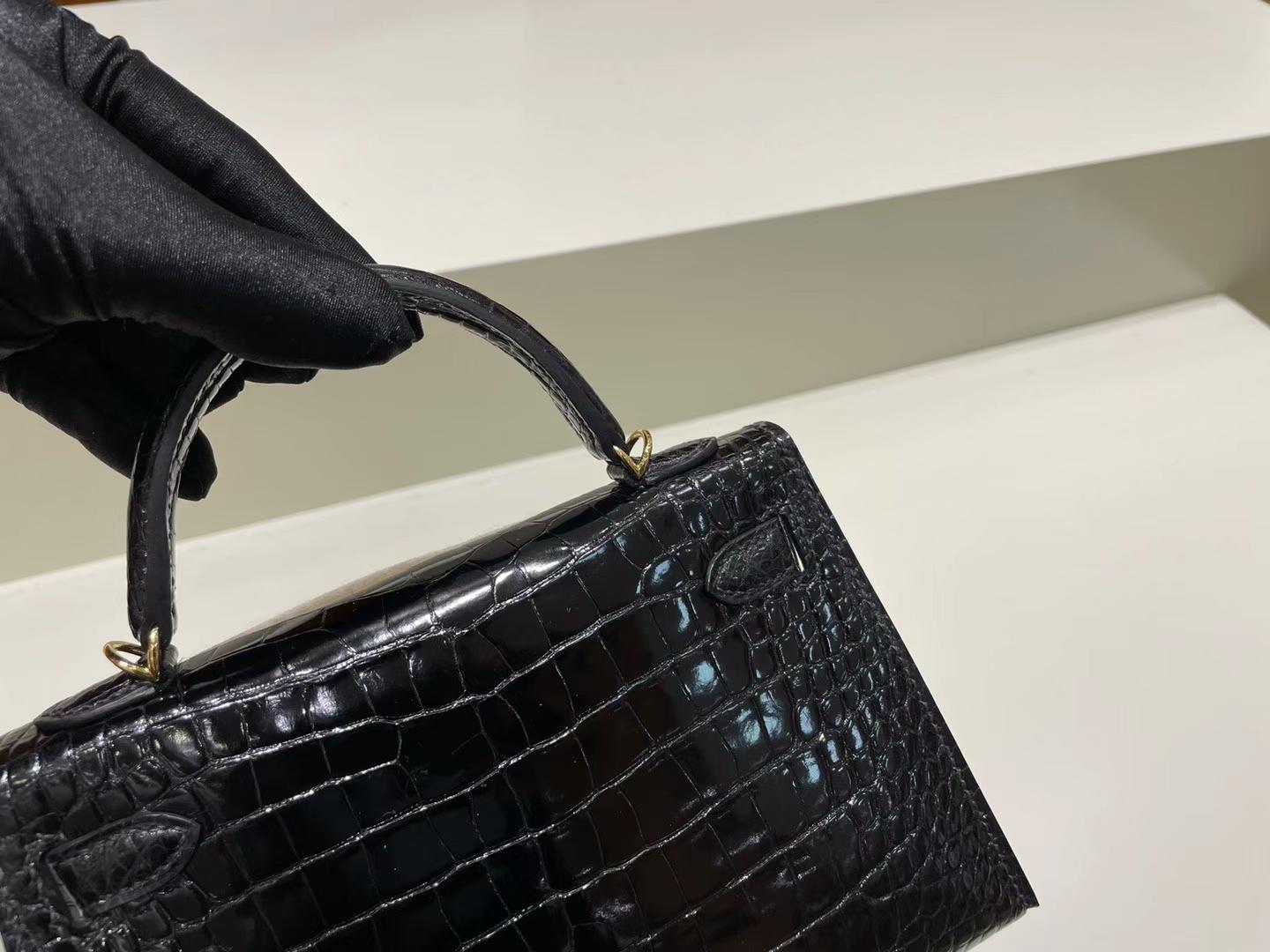 Hermès（爱马仕）Mini Kelly 迷你凯莉 亮面美洲鳄鱼 Ck89 黑色 金扣 19cm 全手工蜡线缝制 Ghw