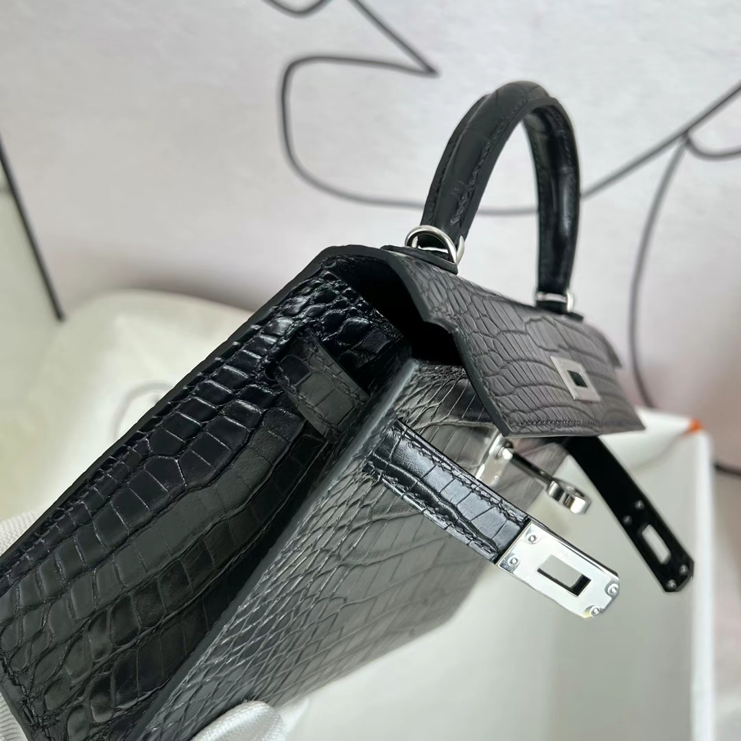 Hermès（爱马仕）Mini Kelly 迷你凯莉 雾面美洲鳄 Matte Alligator Crocodile Ck89 黑色 银扣 19cm