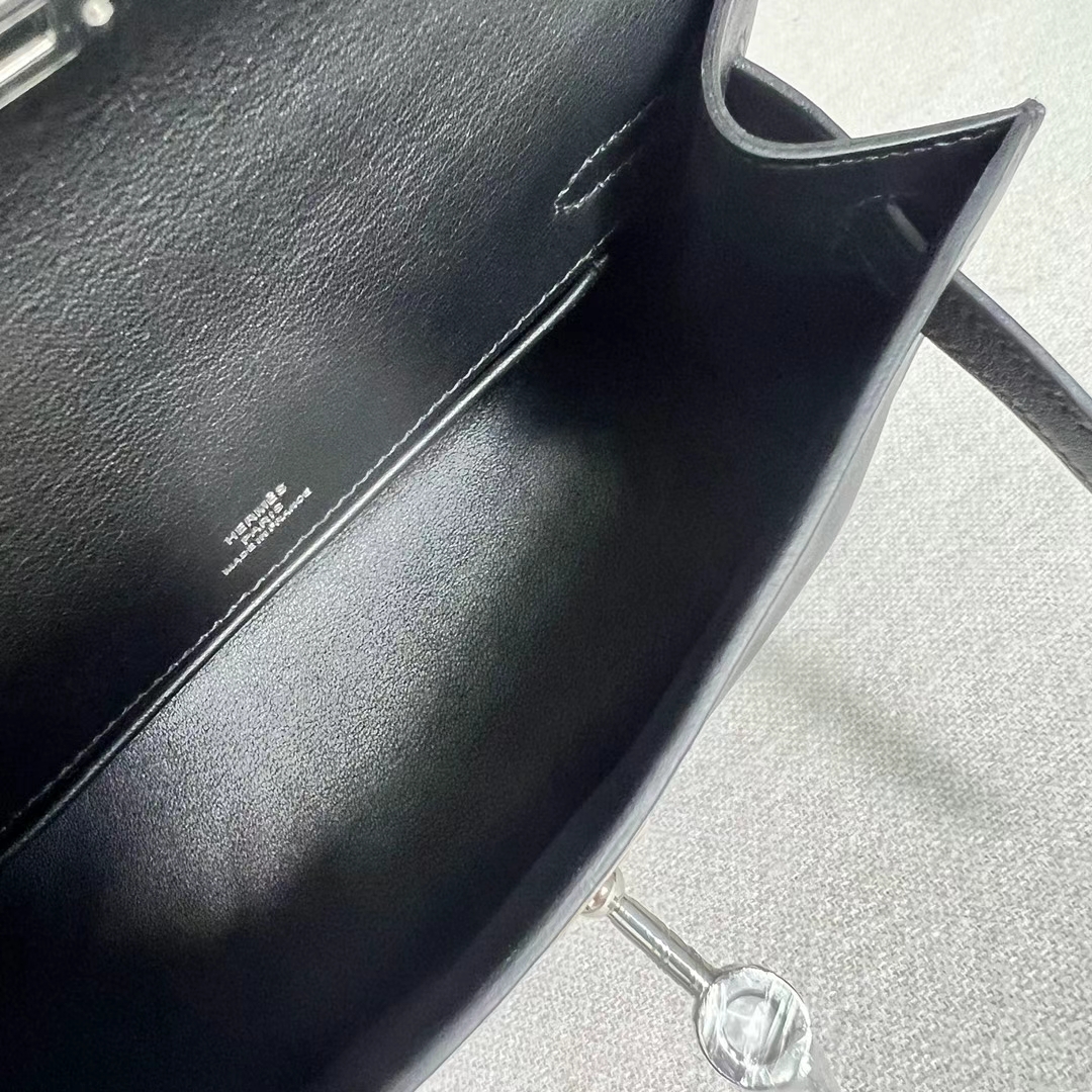 Hermès（爱马仕）Mini Kelly Pochette Swift皮 Ck89 黑色 银扣 22cm 全手工蜡线缝制 Phw