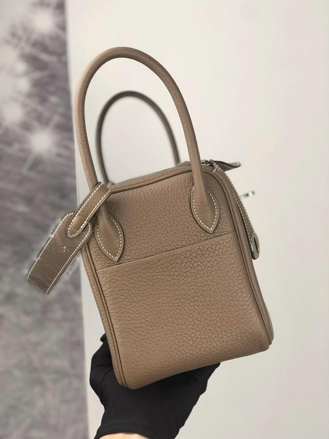 Hermès（爱马仕）Lindy 琳迪包 Clemence（原厂tc皮）Ck18 大象灰 银扣 26cm 全手工蜡线缝制