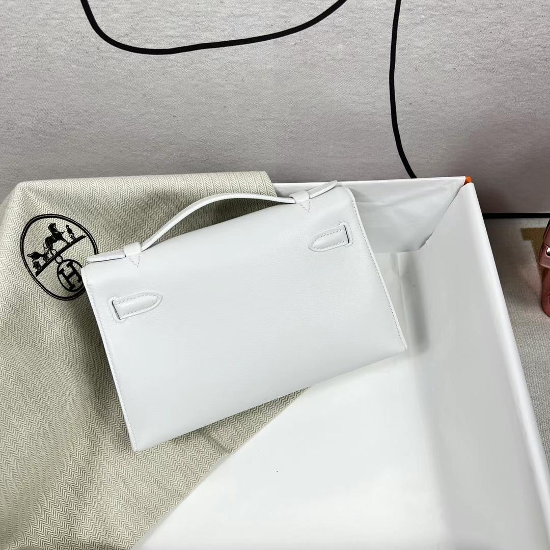 Hermès（爱马仕）Mini Kelly Pochette Swift皮 01 纯白 银扣 22cm 全手工蜡线缝制 PHW
